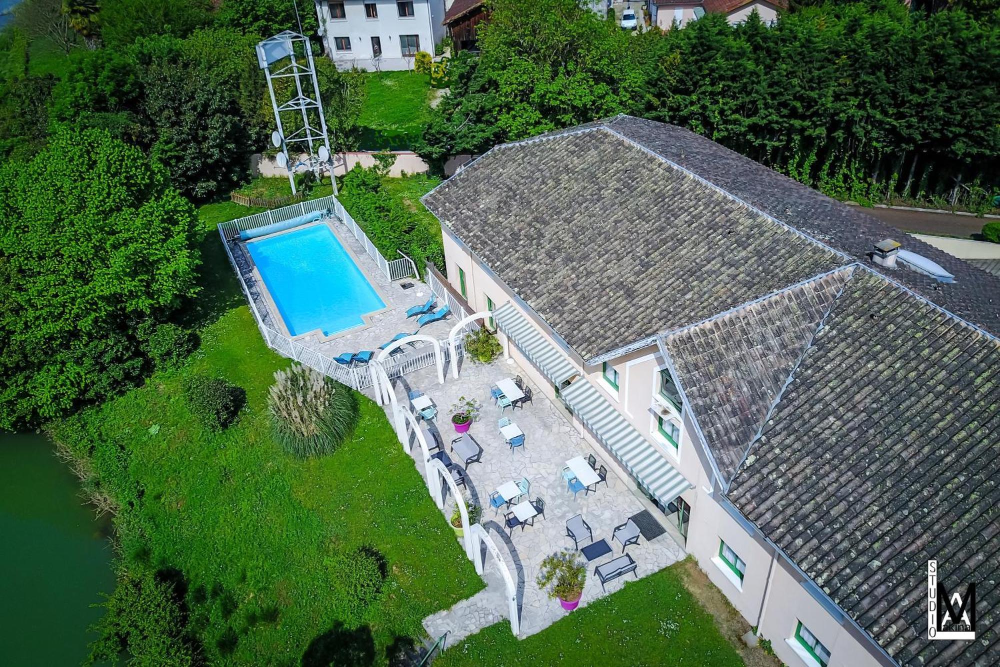 N'Atura Hotel แอร์-ซูร์-ลาดูร์ ภายนอก รูปภาพ