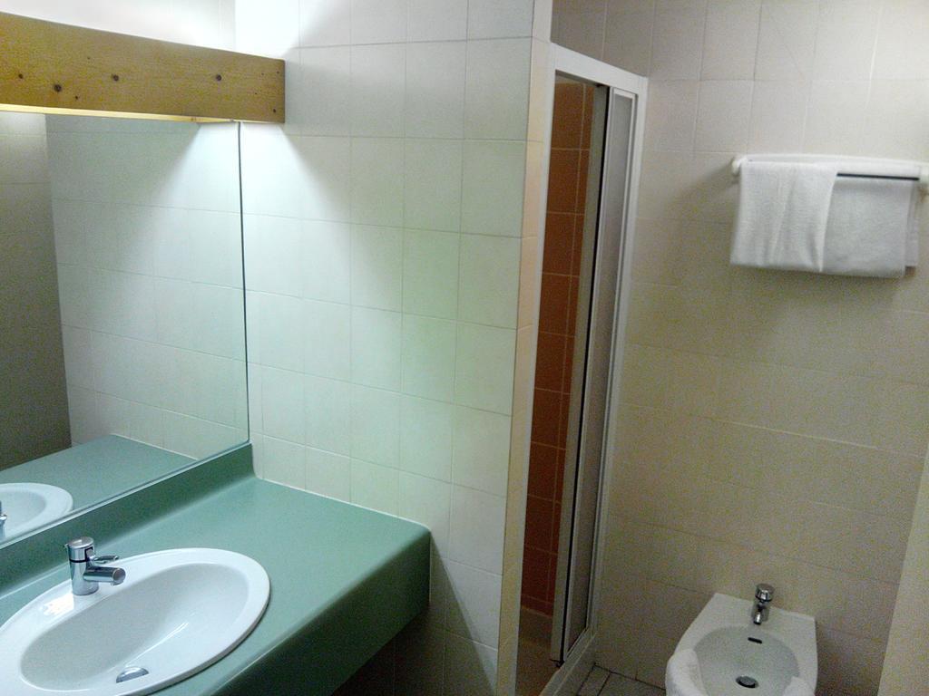 N'Atura Hotel แอร์-ซูร์-ลาดูร์ ห้อง รูปภาพ